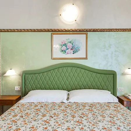 Internazionale Otel 4*